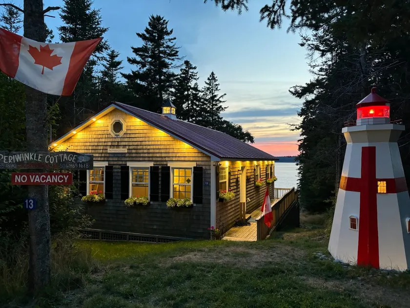 PERIWINKLE COTTAGE BY THE SEA-PRIVATE AND COZY - Image 1