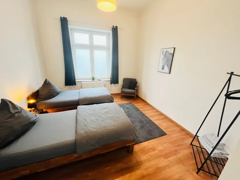 Central apartment near tram, free Wi-Fi - Image 1