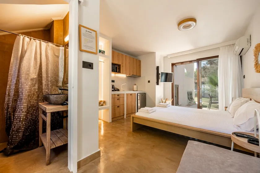 Alkis Guest House by AegianKazarte - Image 1