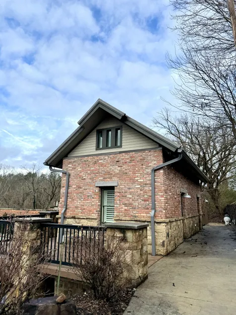 River Station Apartment - Image 1
