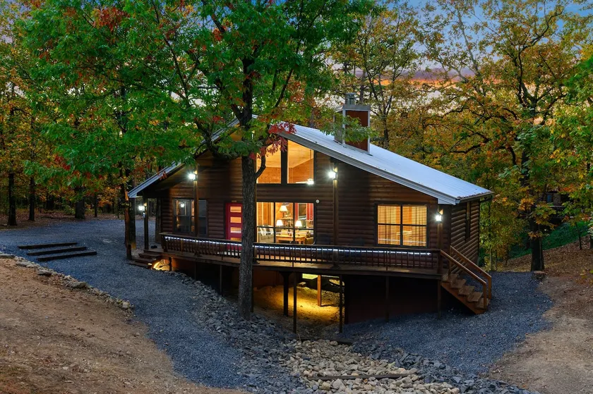 Group Bent Tree Cabin - Image 1