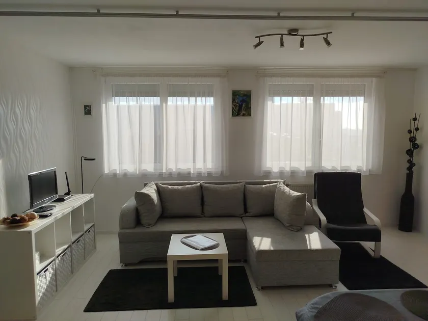 Csongor Apartman - Image 1