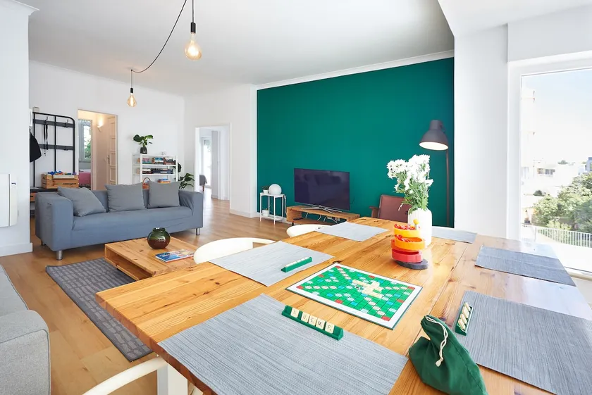 Beach and Lisbon · Perfect for 6 Guests - Image 1