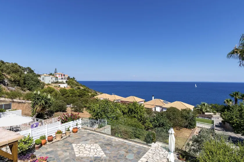 Spacious villa within Apostolata 5 star resort - Image 1
