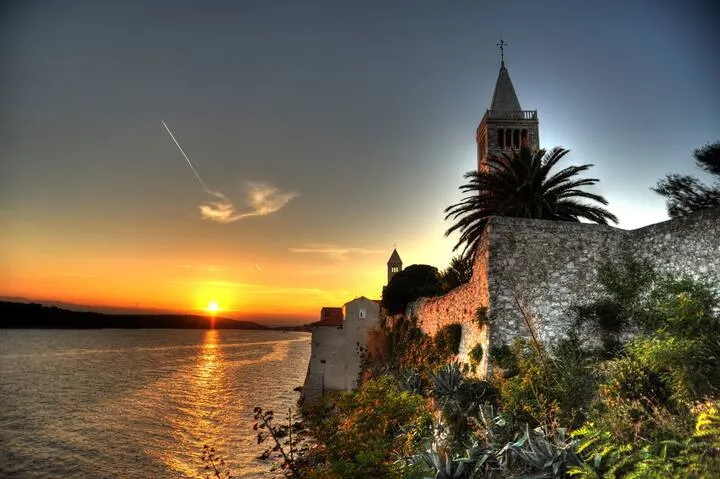 The apartment is located in the resort of Palit on the island of Rab - Image 1