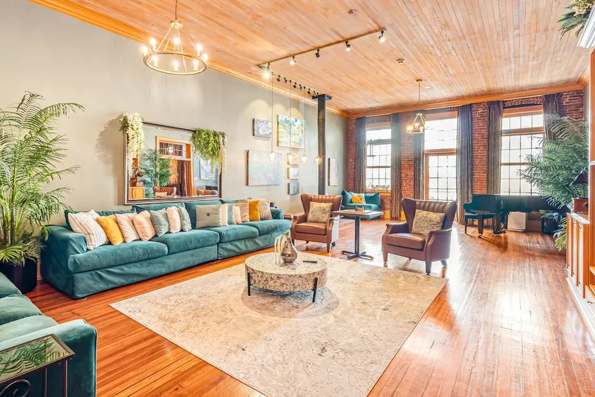 Upstairs on Palafox - Downtown Pensacola - Image 1