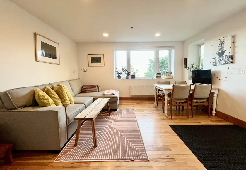 Cozy Two Bedroom on Munjoy Hill - Image 1