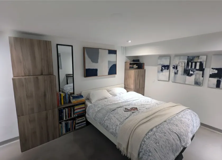 Stylish 2BR in Little Italy nr Trinity Bellwoods - Image 1
