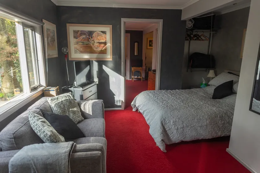 Artisans Apartment - Image 1