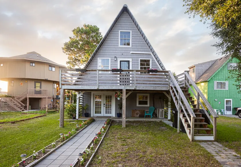The A-Frame, Ground Level - Image 1
