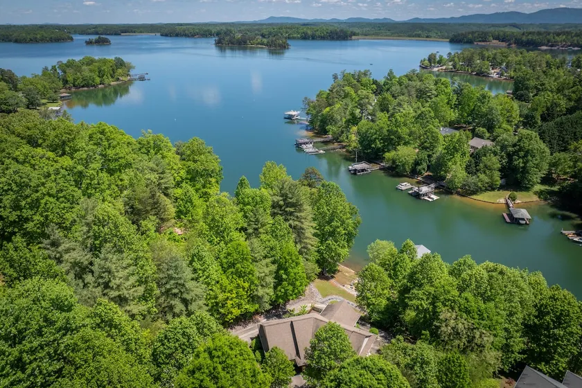 Lake James Retreat: Large Private Lakefront Home - Image 1