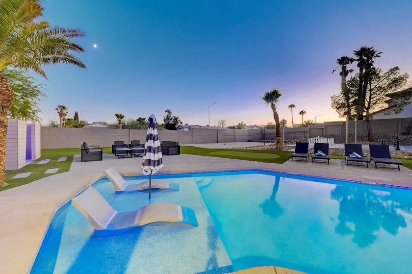 NV2017 · En af en slags! Pool, Beach Volleyball Court! - Image 1