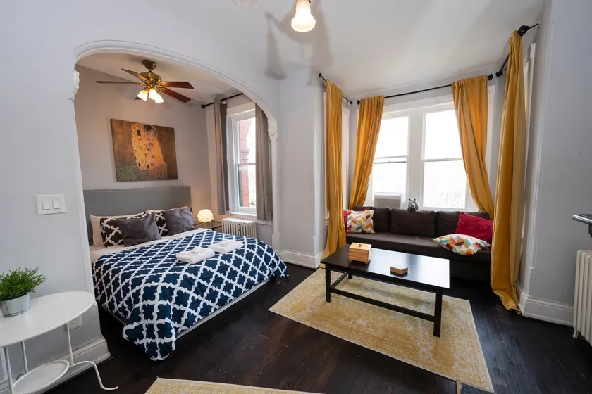 Capitol Hill Historic Apt•Sleeps 6•Free Parking - Image 1
