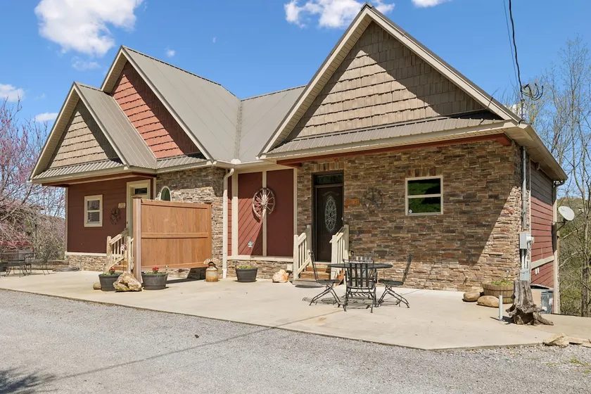 Lake House Condo-Family w/Pontoon rental available - Image 1