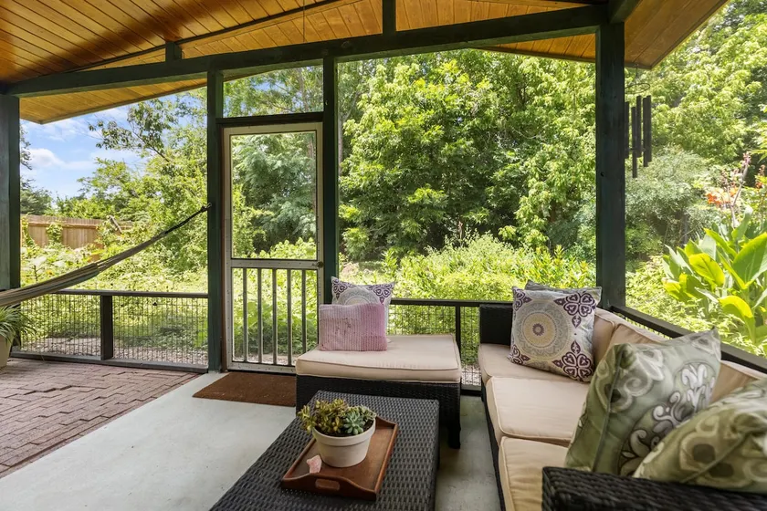 Bright & Cozy Haven in East Austin - Image 1