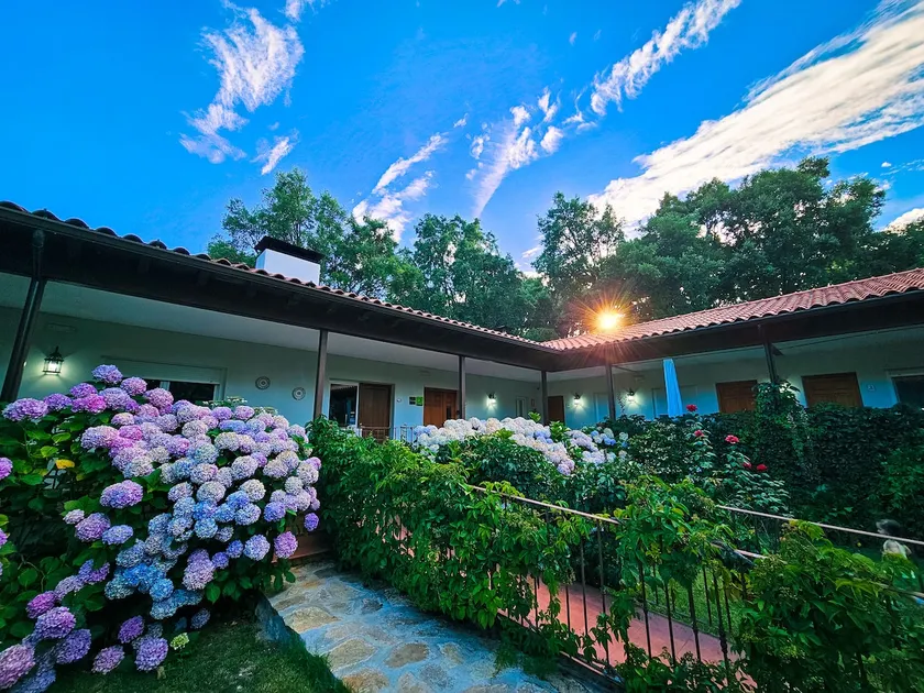 A rural apartment in the middle of nature - Image 1