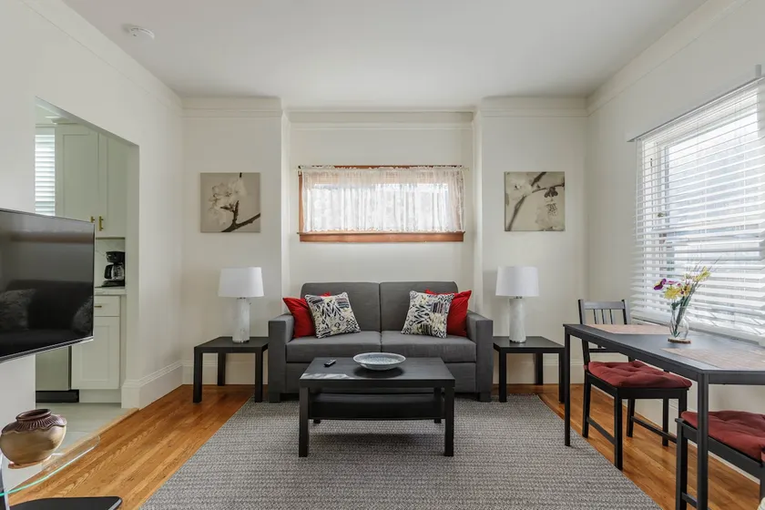 Entire 1 Bedroom Apartment Berkeley with Parking - Image 1