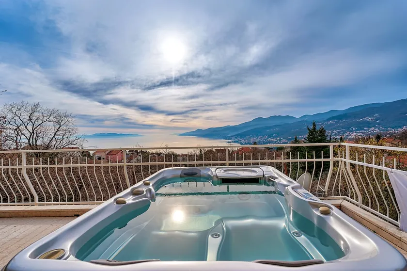 MAGNOLIA / Comfortable apartment with hot tub **** - Image 1