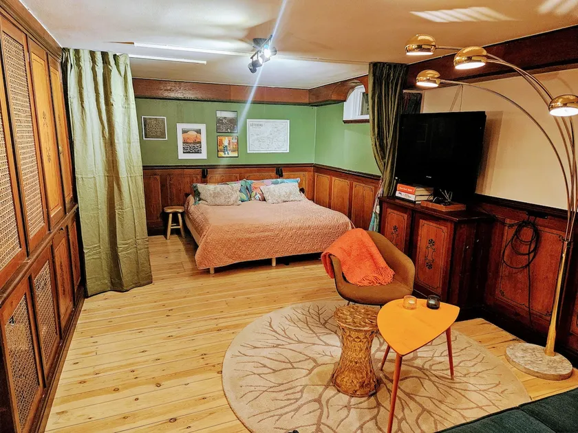 Basement apartment with free parking near the city - Image 1