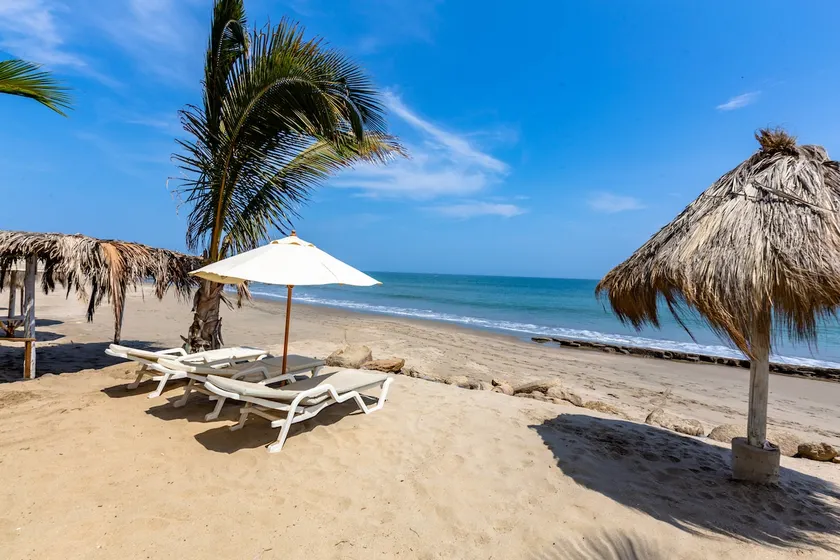 Spectacular Oceanfront flat Mancora, private cook - Image 1