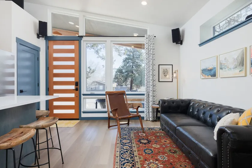 Central Modern Guesthouse with EV Charger - Image 1