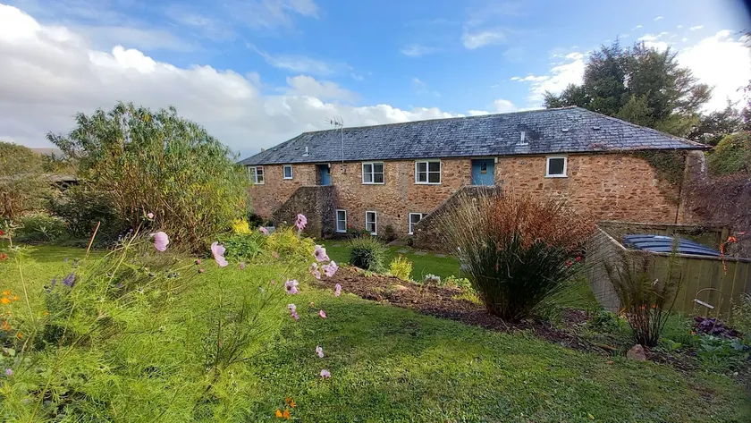 Farm View: family retreat with pool and play area - Image 1