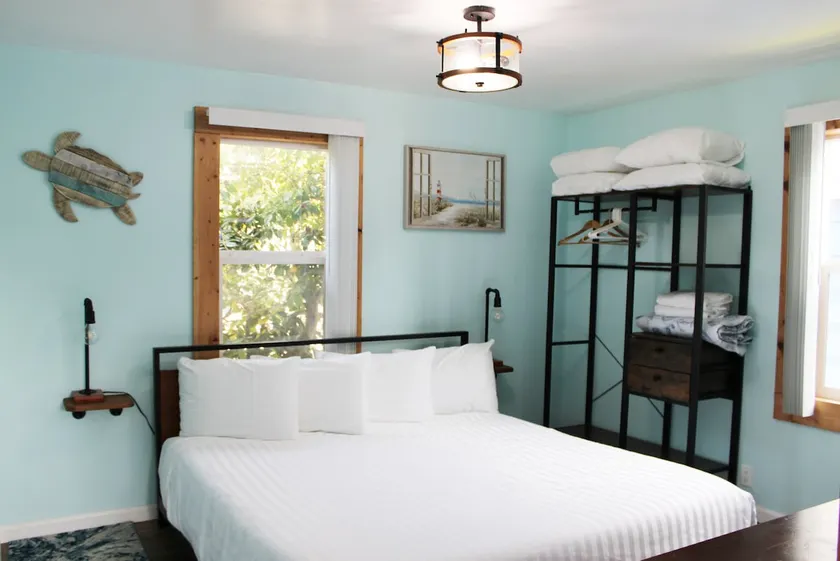 Anchorage Motel Pet Friendly King Suite - Image 1