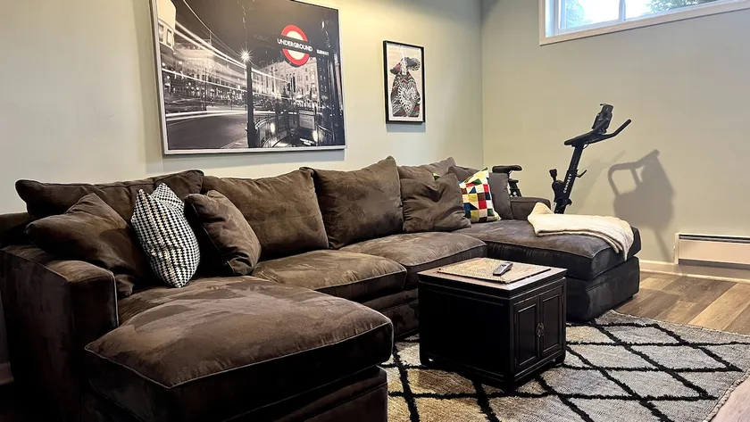 Spacious, Cozy Retreat - Walk to metro - Image 1