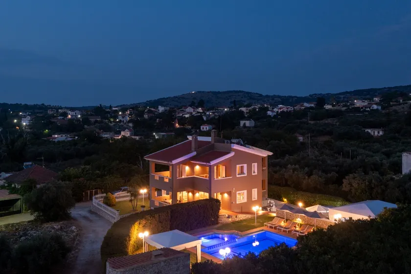 Villa Clio, with Mountain view - Image 1