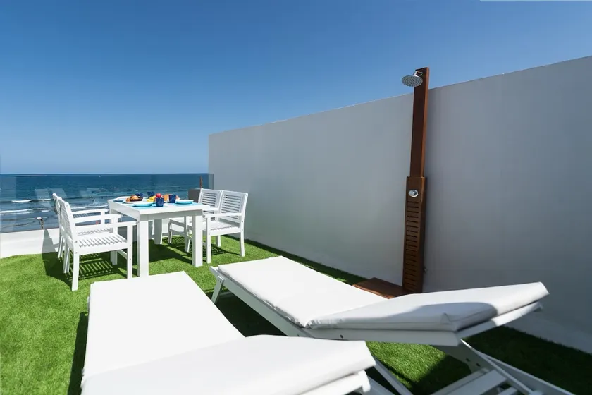 DELUXE HOME, MEERBLICK UND TERRASSE Free Wifi GC52 - Image 1