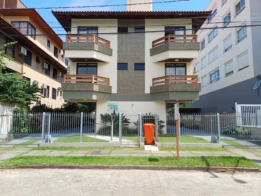1 Bedroom Apartment 150m from the Beach (front) - Image 1