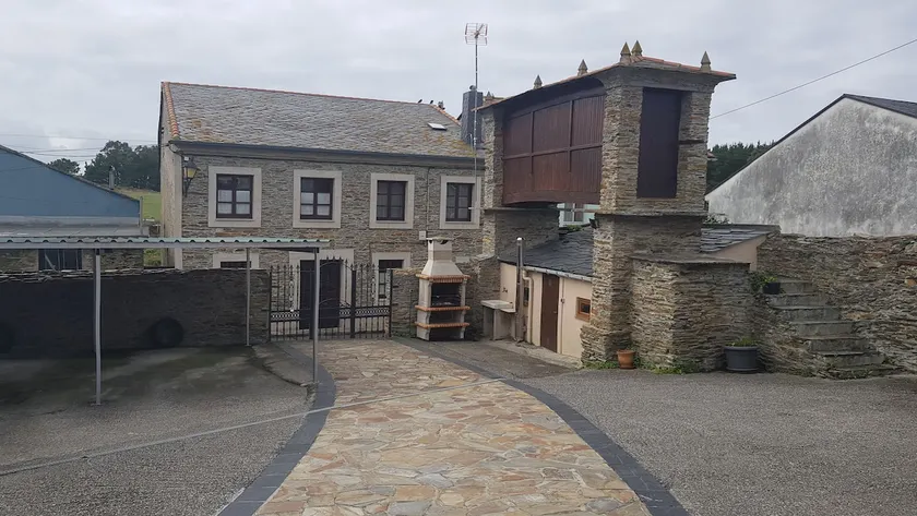 Casa de Julia de Lozano in Rinlo-Ribadeo-Lugo. - Image 1
