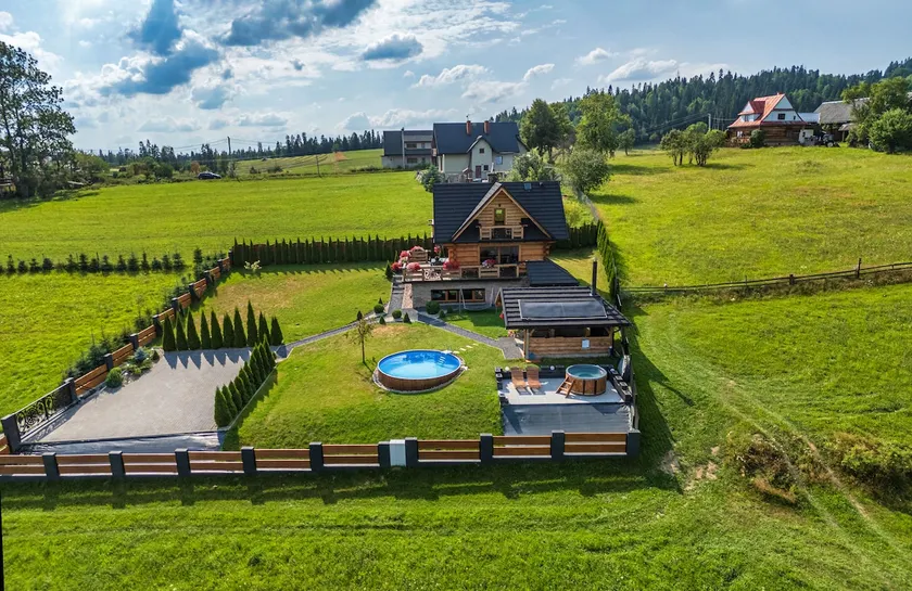 Dom DeLuxe sauna jacuzzi pool near Zakopane - Image 1