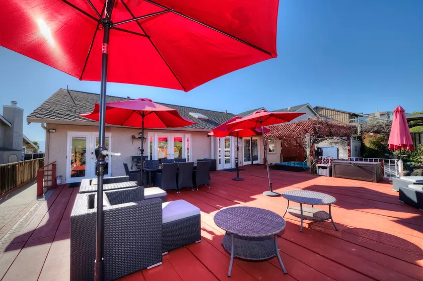 Gr8View-LrgDeck-BBQ-Spa-PoolTable-2xOven-Sleeps12 - Image 1