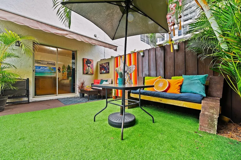 Grove Central 3Br+ Den Spanish House Patio BBQ - Image 1