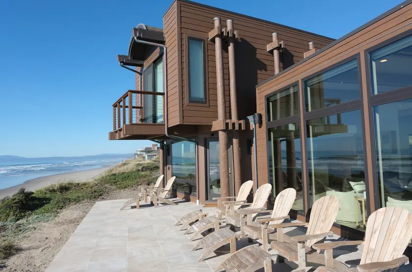 Newly Renovated Ocean-Front Home in Monterey Bay - Image 1