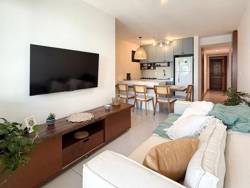 Ipanema Sea View Flat w/Services, Balcony Posto 8 - Image 1