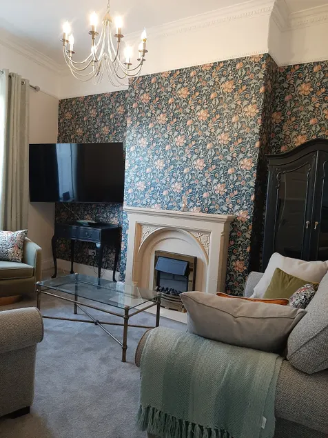 Hooton House for 5 guests 3 bedrooms - Image 1