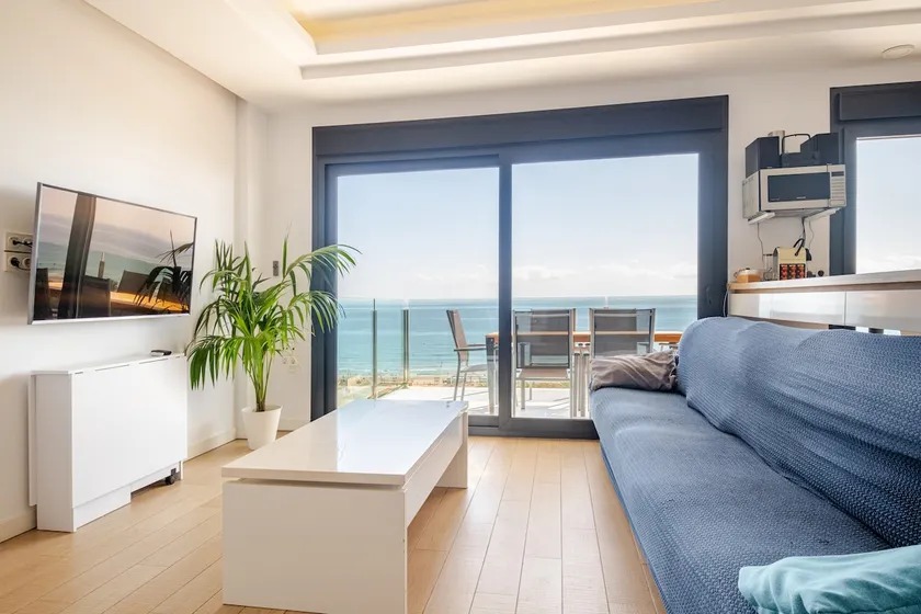 Great views & location. Sleep with the waves sound - Image 1