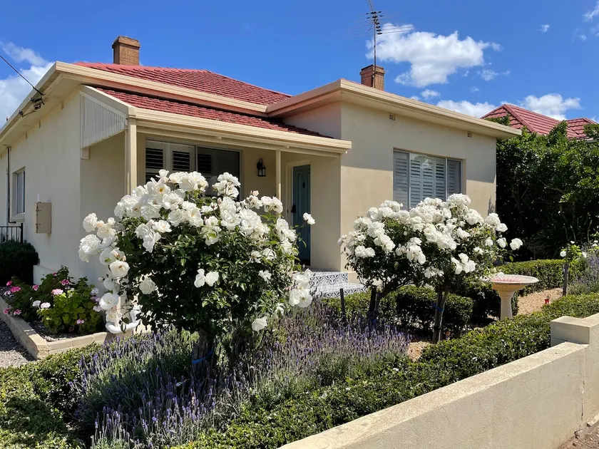 The Mulberry Tree - Kingscote - Kangaroo Island Holiday Home - Image 1