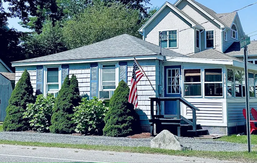 Cozy Cottage steps from Long Sands - Image 1