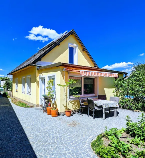 Nature in the garden house - Image 1