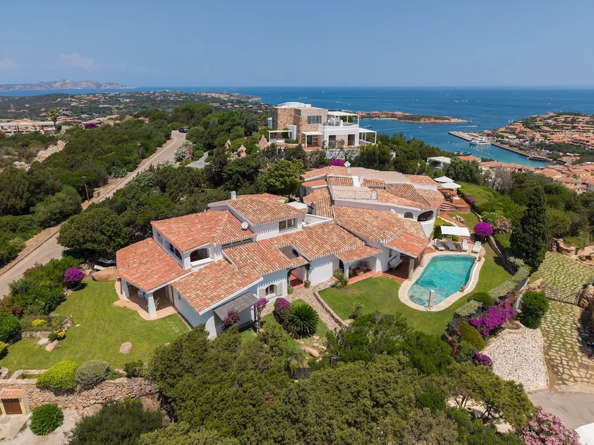 Spektakulär panoramavilla i Porto Cervo centrum - Image 1