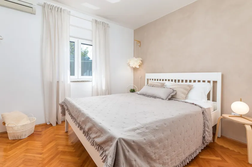 Apartment Tesic close to the sea with shared 4xbicycles - Image 1