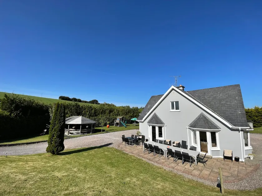 The Eagles, Sandycove, 3 mins kinsale, sleeps 25 - Image 1