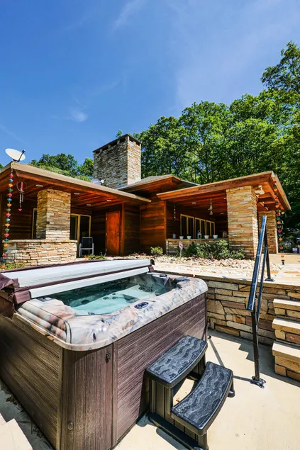 FLW Inspired Home--close to NWL and Fallingwater! - Image 1