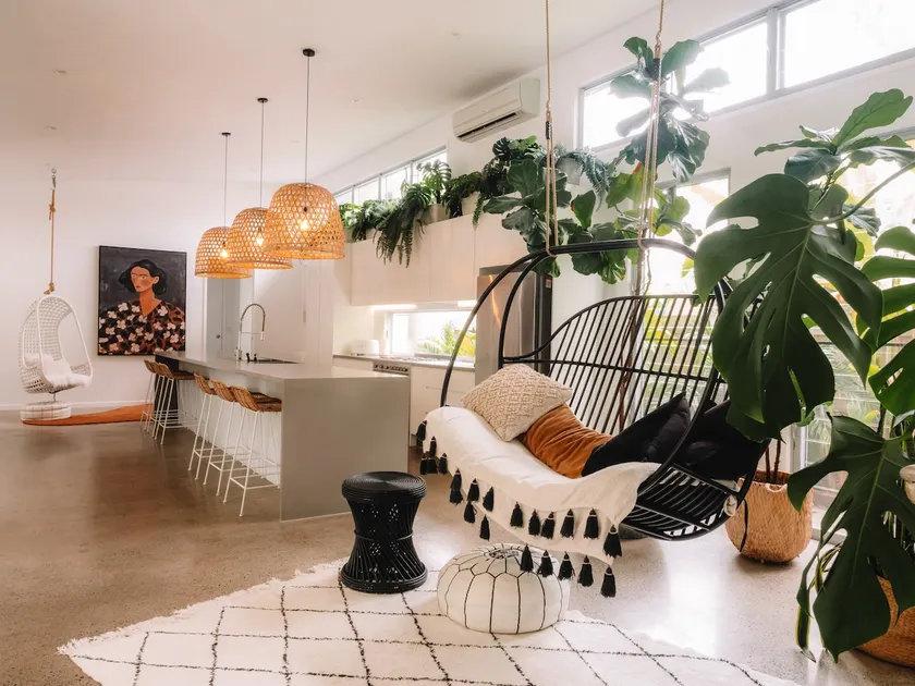 I S L E - Mudjimba Beach Relaxed Coastal Home - Image 1