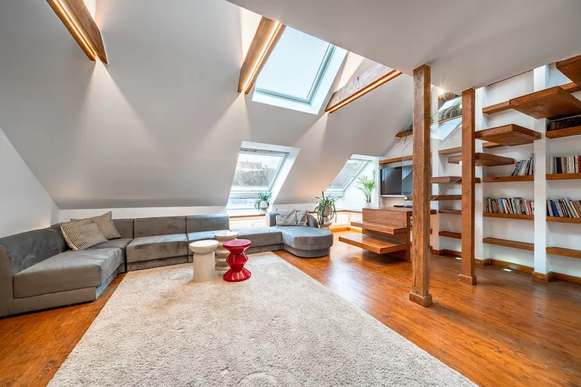Penthouse+3 BR+Fireplace, views in Old Town - Image 1