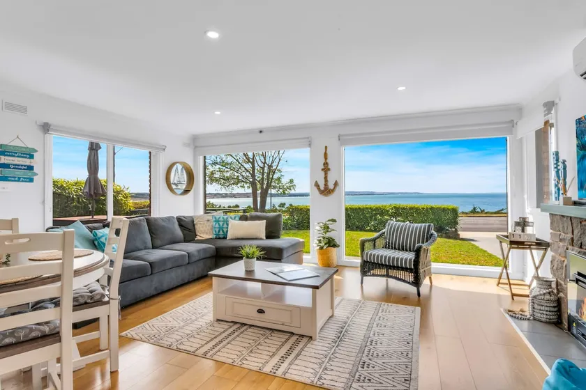 Talisman Stunning Clifftop Ocean Views - Image 1