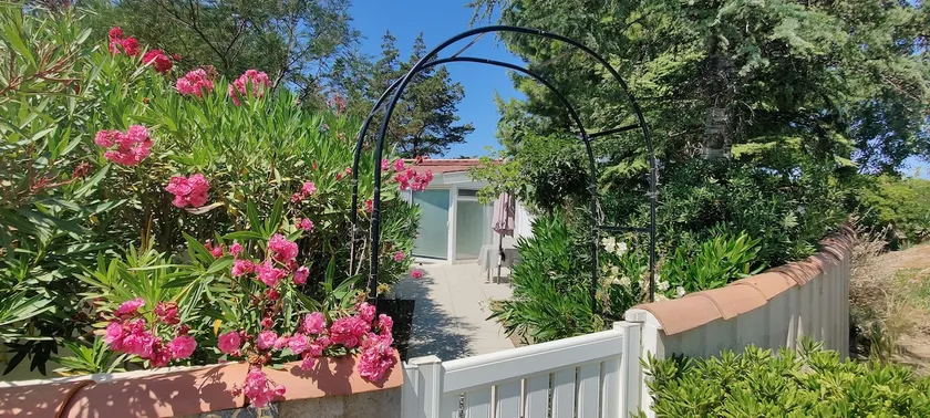 House Garden wifi, Air conditioning, 100 m from the beach - Image 1